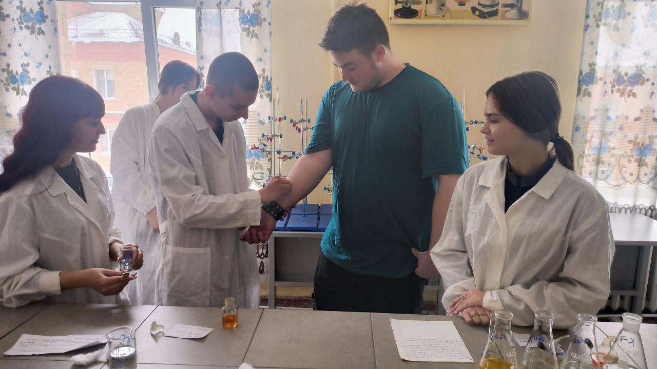 Амвросиевские школьники познакомились с нюансами профессии педагога