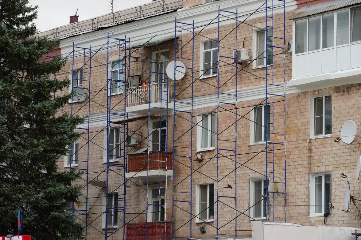 Обновленные фасады зданий Амвросиевки подсветят благодаря Амурской области